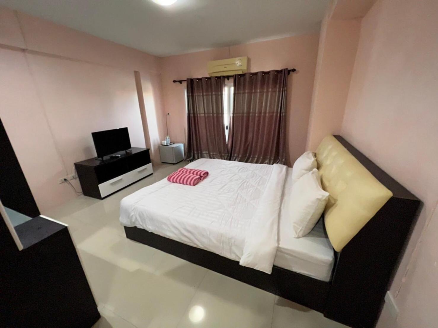 Kjs Hotel 2*